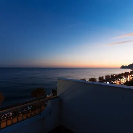 Semu A Mari 산타 테레사 디 리바